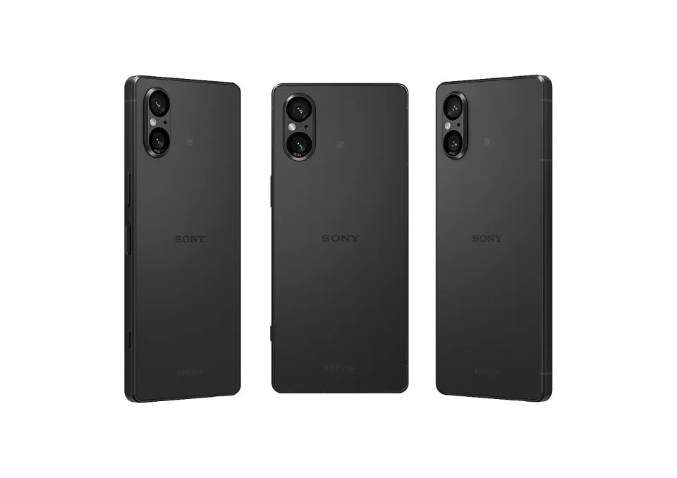 Comparison: Sony Xperia 5 V and Sony Xperia 1 V - Is Zooming Essential?