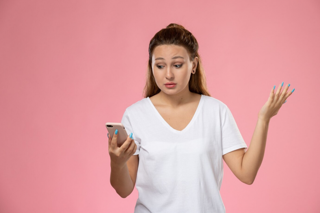 Close-up on a phone screen with a "connected but no internet" notification.